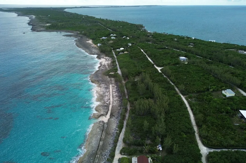 Lot 24, Block 42, Sec C Eleuthera BS