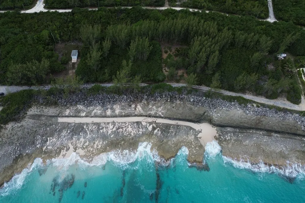 Lot 24, Block 42, Sec C Eleuthera BS