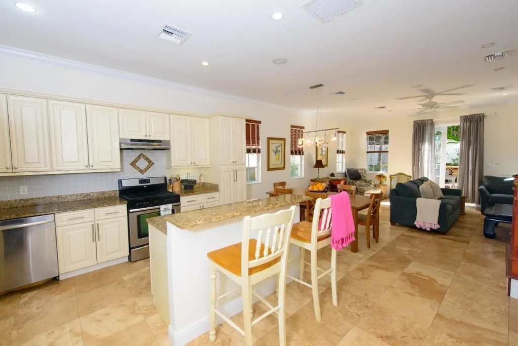 |the Balmoral New Providence Paradise Island BS