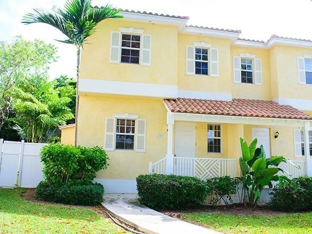 |the Balmoral New Providence Paradise Island BS