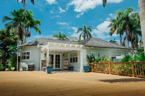 |the Balmoral New Providence Paradise Island BS