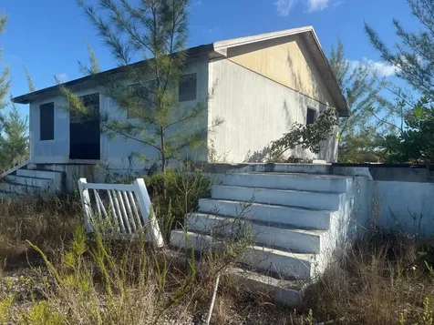 Fringe Close, Surey, Fpo Grand Bahama Freeport BS