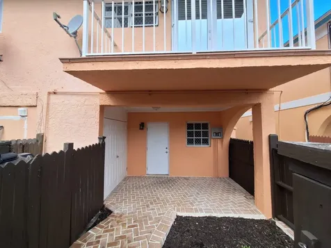 Mount Vernon Town House New Providence Paradise Island BS