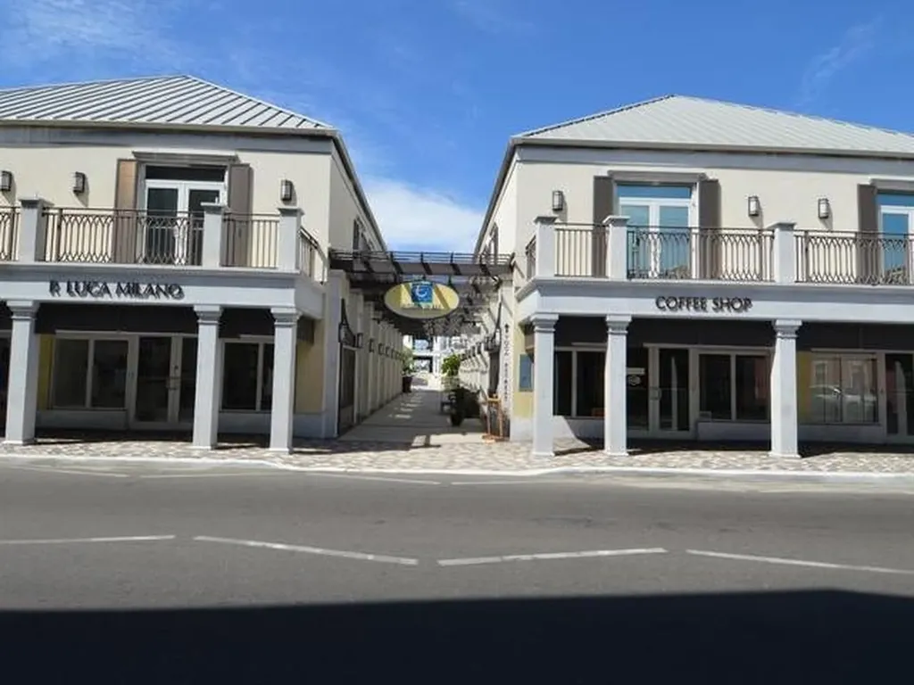 Elizabeth On Bay New Providence Paradise Island BS