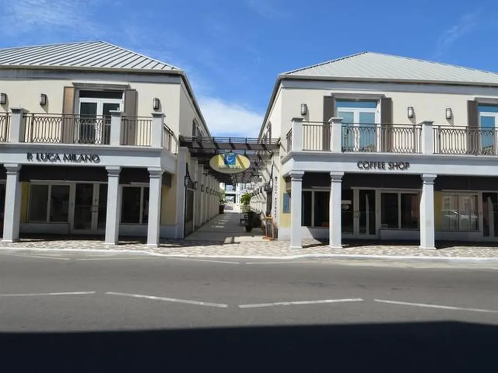 Elizabeth On Bay New Providence Paradise Island BS