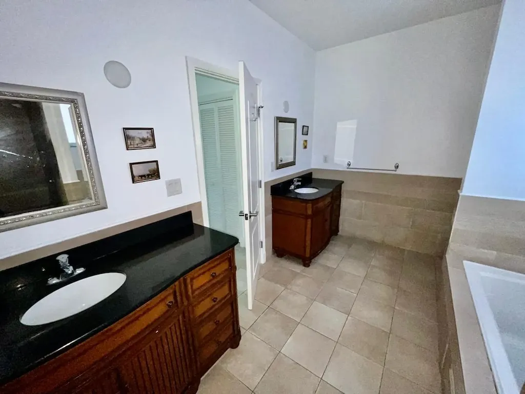 Blue Marina Condominum Grand Bahama Freeport BS