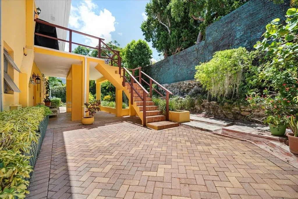 Eastern Road New Providence Paradise Island BS