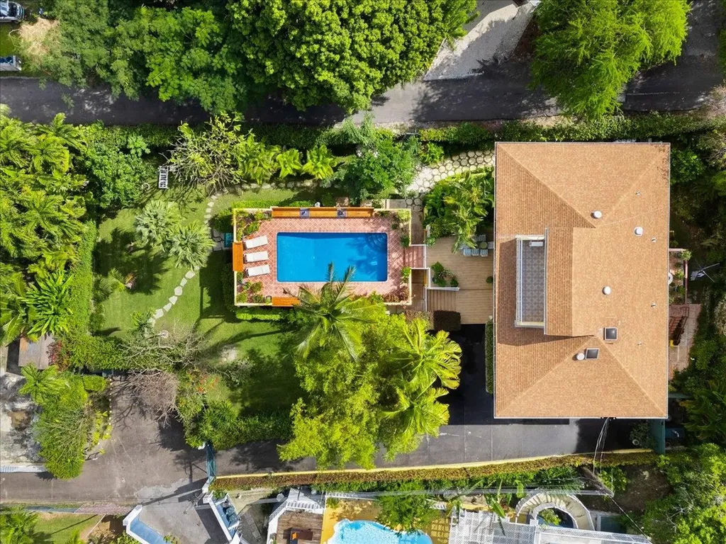 Eastern Road New Providence Paradise Island BS