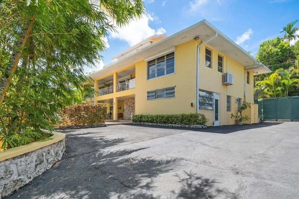 Eastern Road New Providence Paradise Island BS