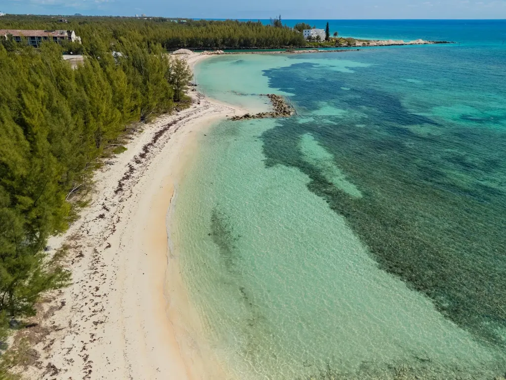 Port Of Call Drive 19 Grand Bahama Freeport BS