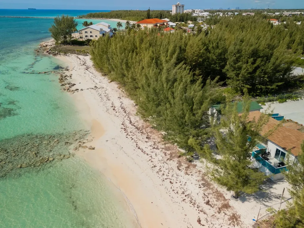 Port Of Call Drive 19 Grand Bahama Freeport BS