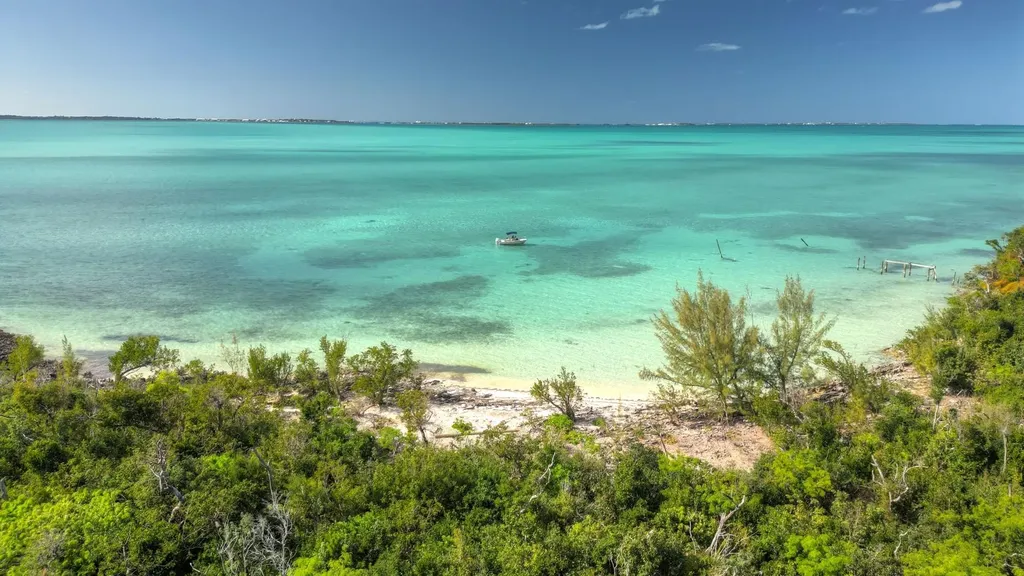 Lot M6, Jacks Jungle Abaco BS