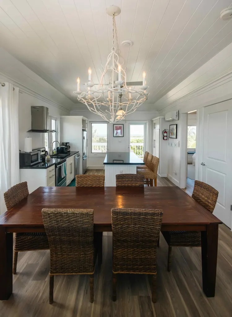 James Cistern Eleuthera BS