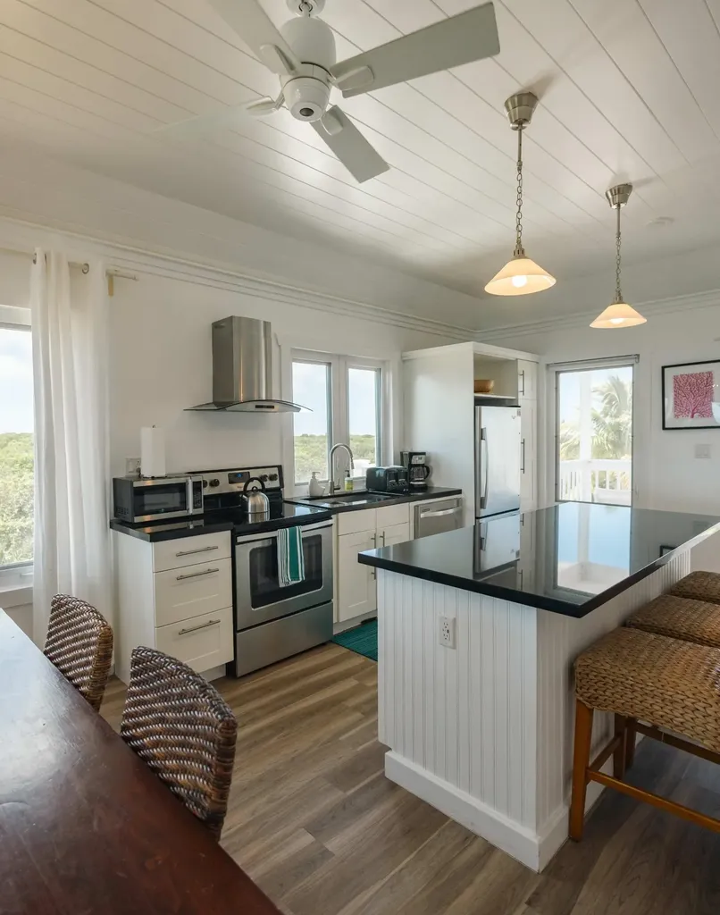 James Cistern Eleuthera BS