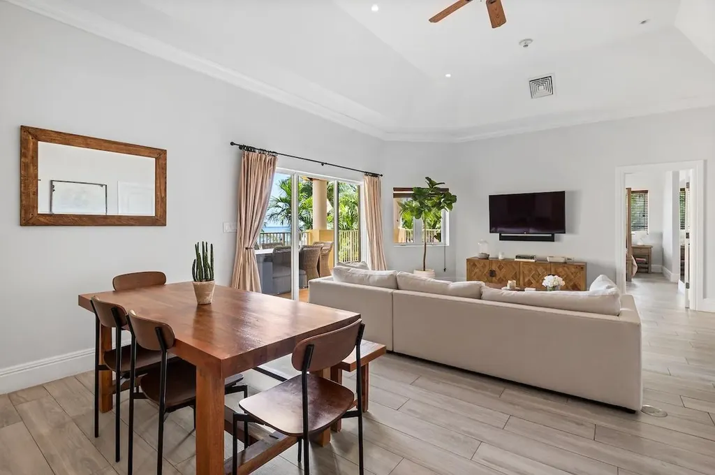 Caves Heights New Providence Paradise Island BS