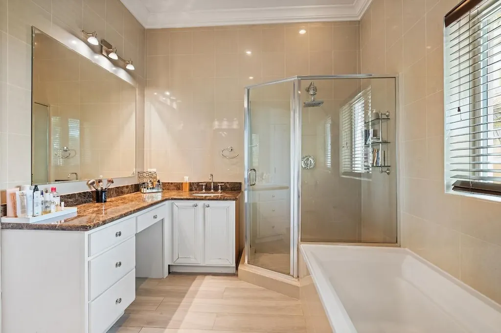 Caves Heights New Providence Paradise Island BS