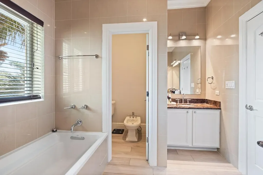 Caves Heights New Providence Paradise Island BS