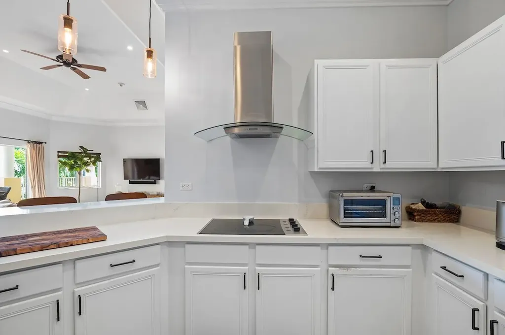 Caves Heights New Providence Paradise Island BS