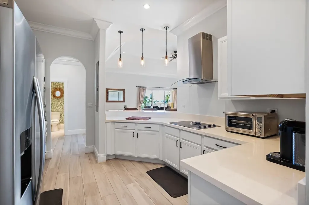 Caves Heights New Providence Paradise Island BS