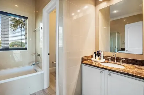 Caves Heights New Providence Paradise Island BS