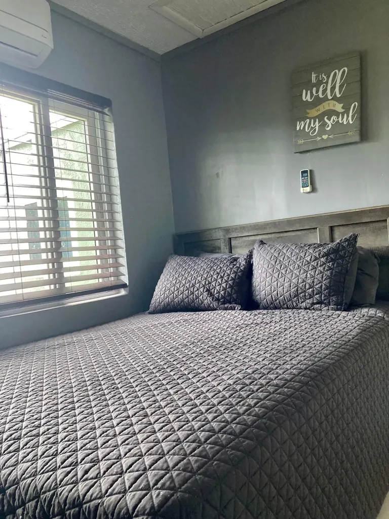 Oceanview Triplex Gov Har Eleuthera BS