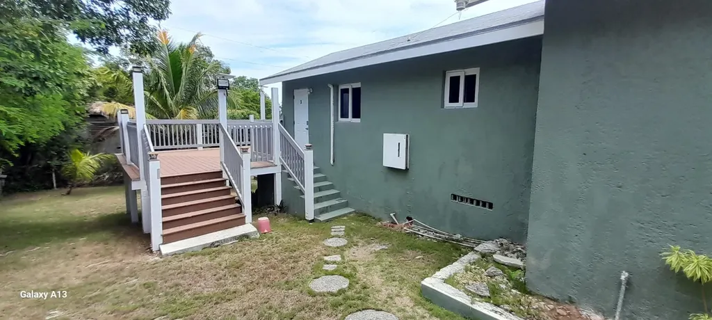 Oceanview Triplex Gov Har Eleuthera BS