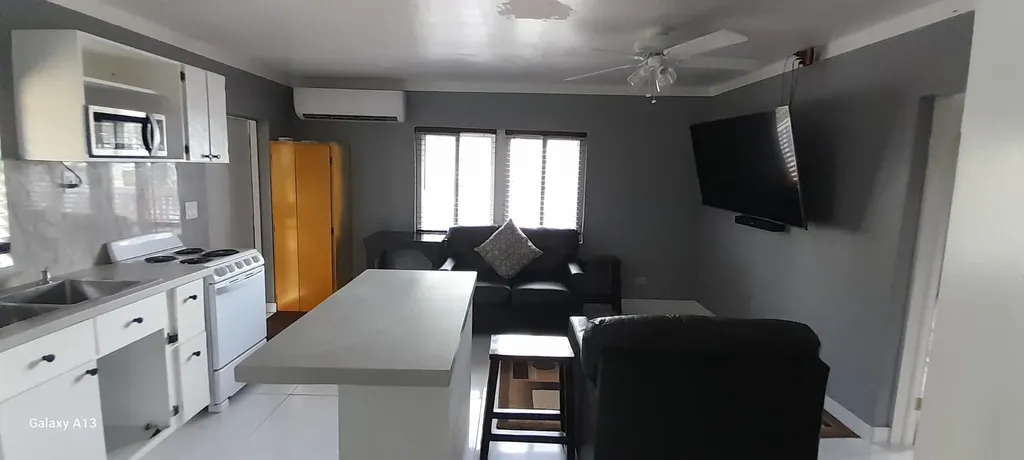 Oceanview Triplex Gov Har Eleuthera BS