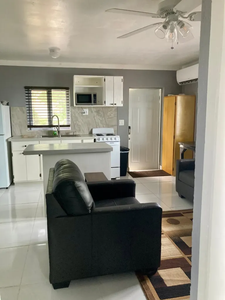 Oceanview Triplex Gov Har Eleuthera BS