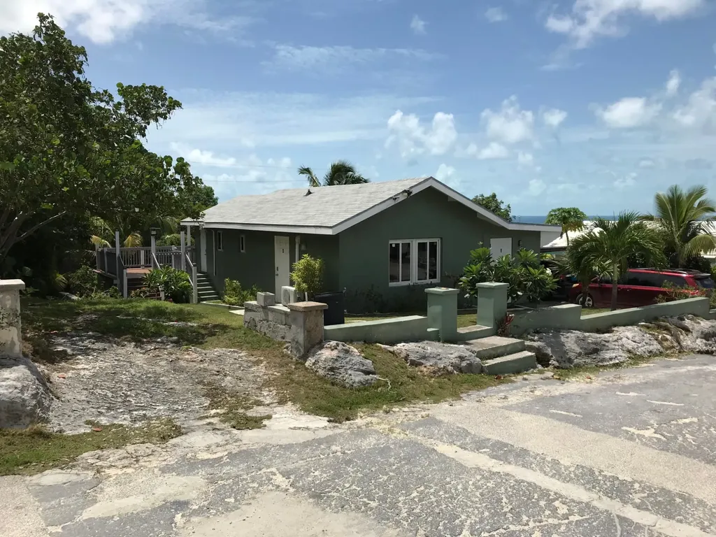 Oceanview Triplex Gov Har Eleuthera BS