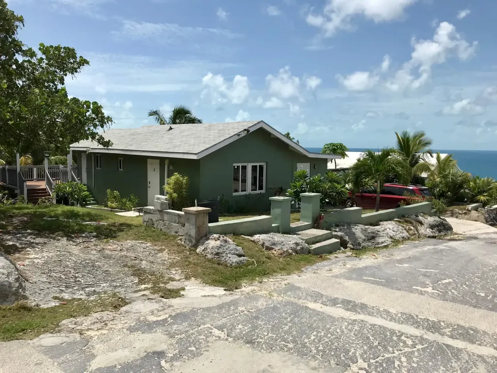 Oceanview Triplex Gov Har Eleuthera BS