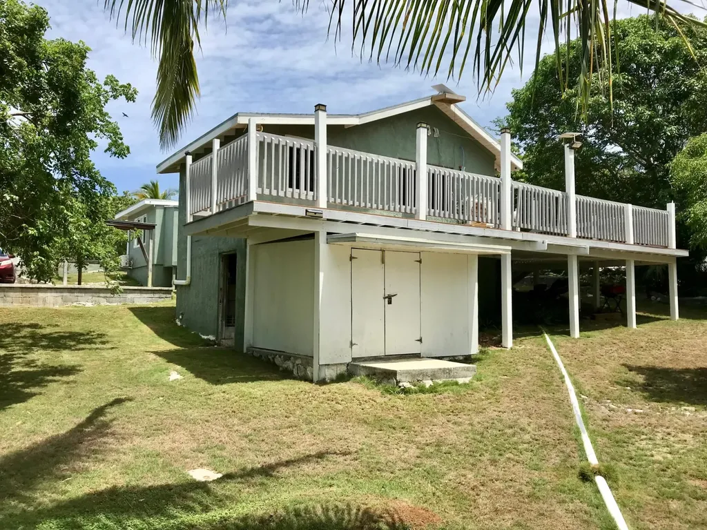 Oceanview Triplex Gov Har Eleuthera BS