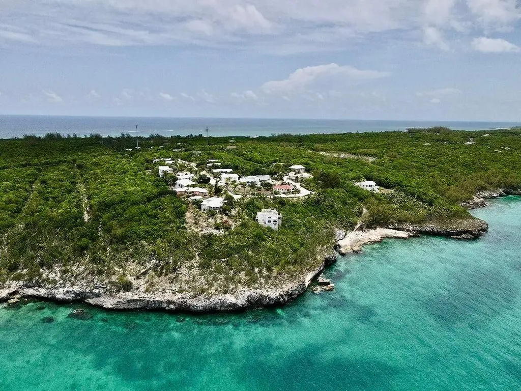 Oceanview Triplex Gov Har Eleuthera BS