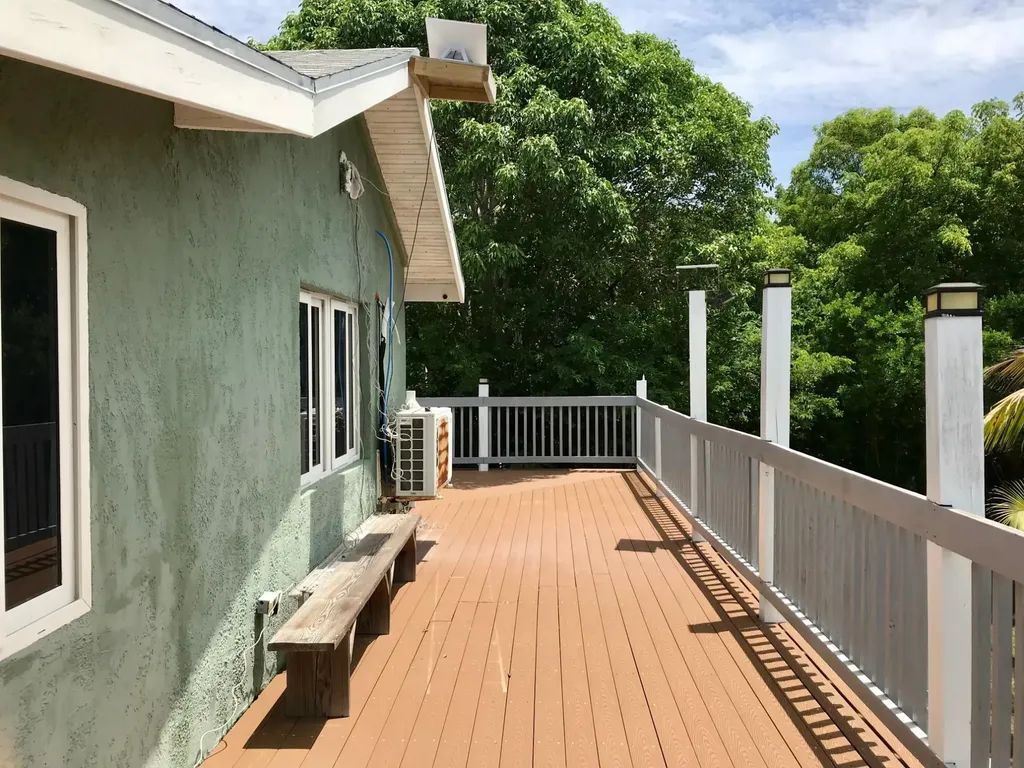 Oceanview Triplex Gov Har Eleuthera BS