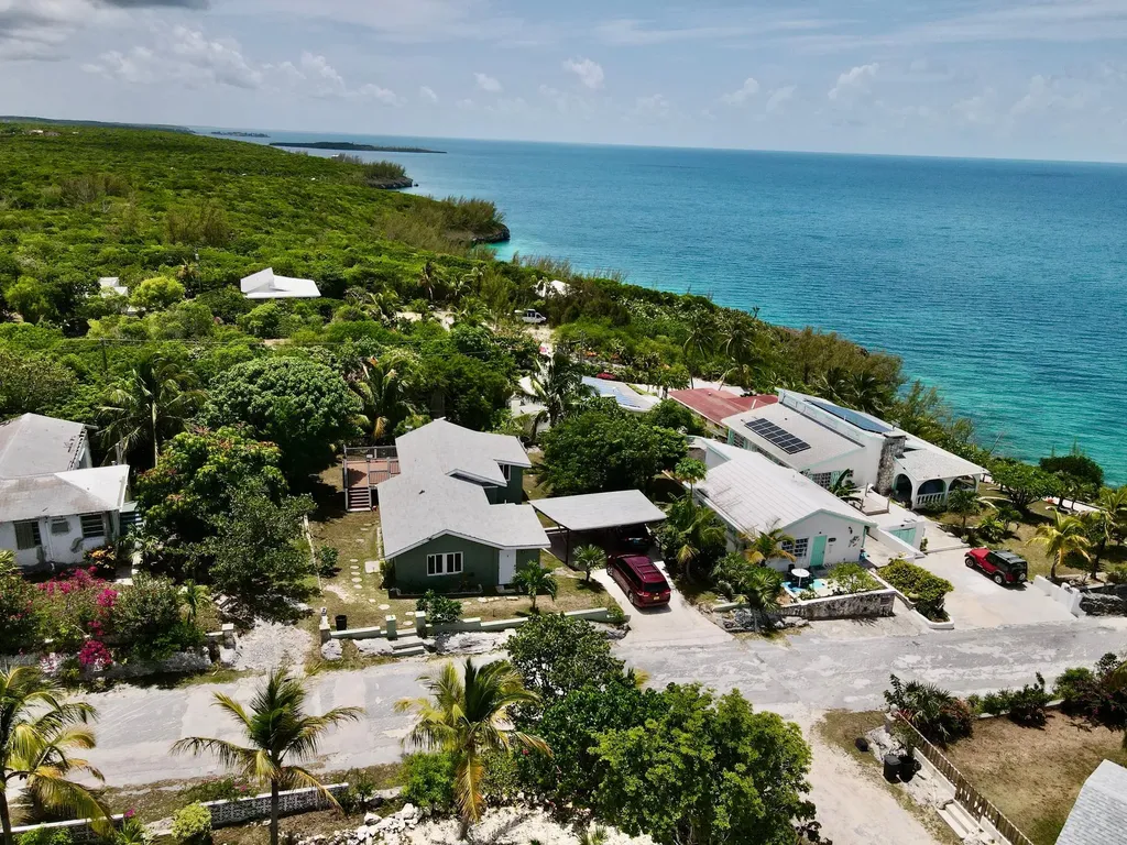 Oceanview Triplex Gov Har Eleuthera BS