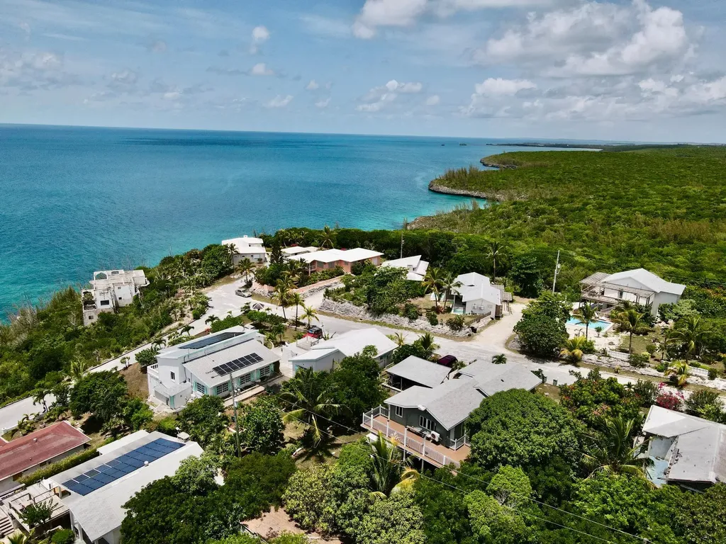 Oceanview Triplex Gov Har Eleuthera BS