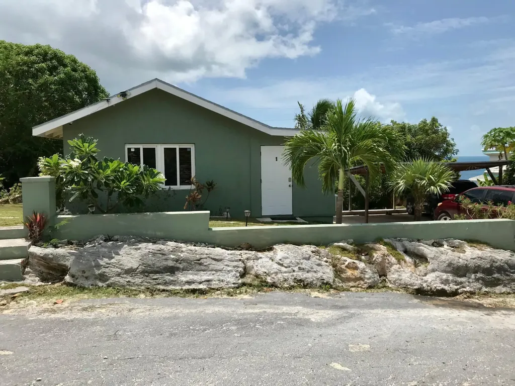 Oceanview Triplex Gov Har Eleuthera BS