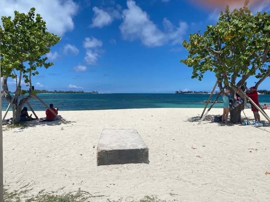 Marine Drive, Vista Marin 14 New Providence Paradise Island BS