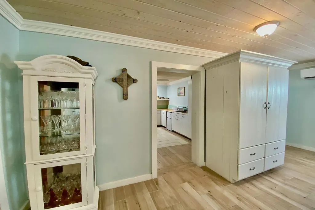 Two X Twice Eleuthera BS