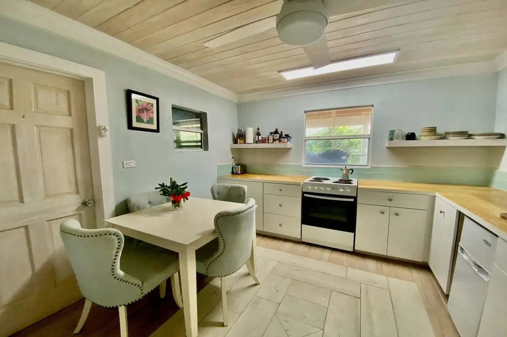 Two X Twice Eleuthera BS