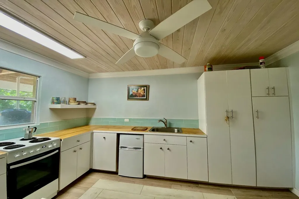 Two X Twice Eleuthera BS