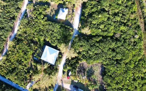 16 Lost Gold Road Eleuthera BS