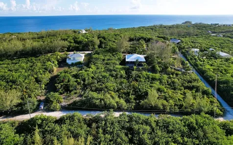 16 Lost Gold Road Eleuthera BS