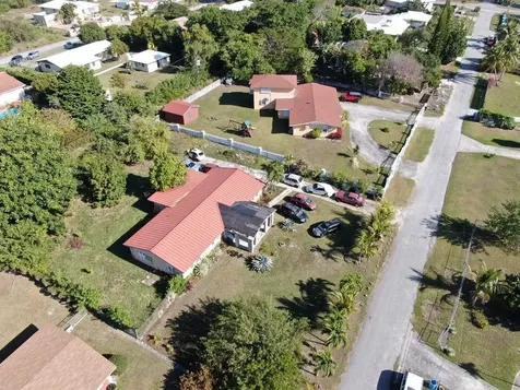 Hawaii Avenue 453 Grand Bahama Freeport BS