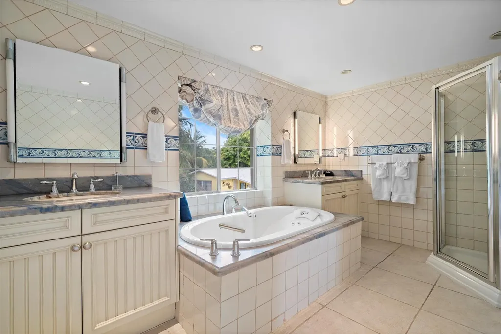 Shangri La 11 New Providence Paradise Island BS