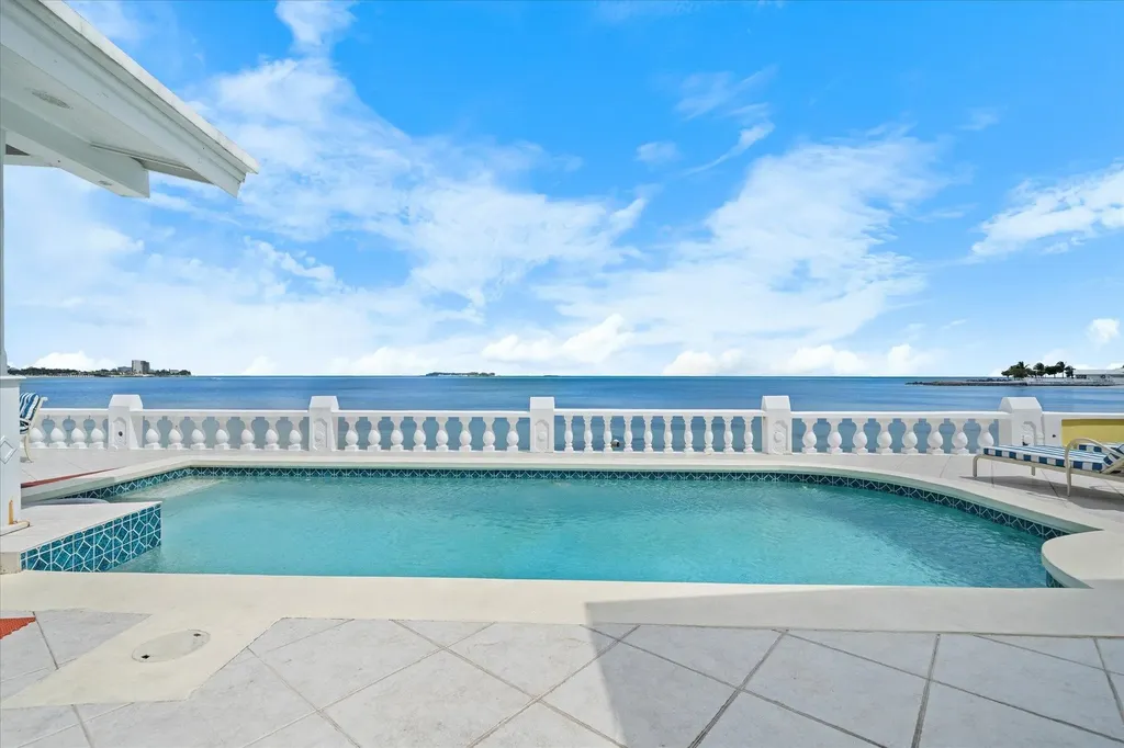 Shangri La 11 New Providence Paradise Island BS