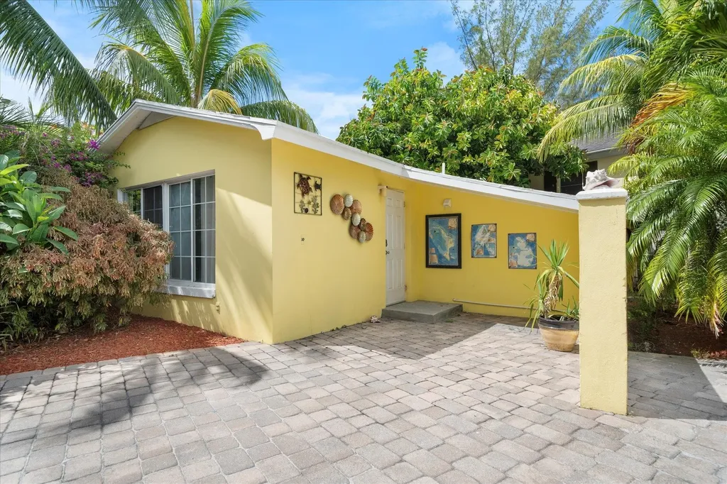 Shangri La 11 New Providence Paradise Island BS