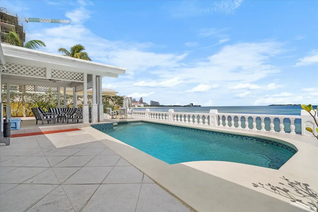 Shangri La 11 New Providence Paradise Island BS