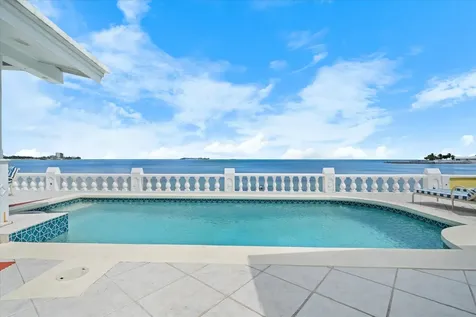 Shangri La 11 New Providence Paradise Island BS