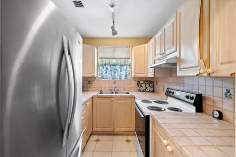 Shangri La 11 New Providence Paradise Island BS