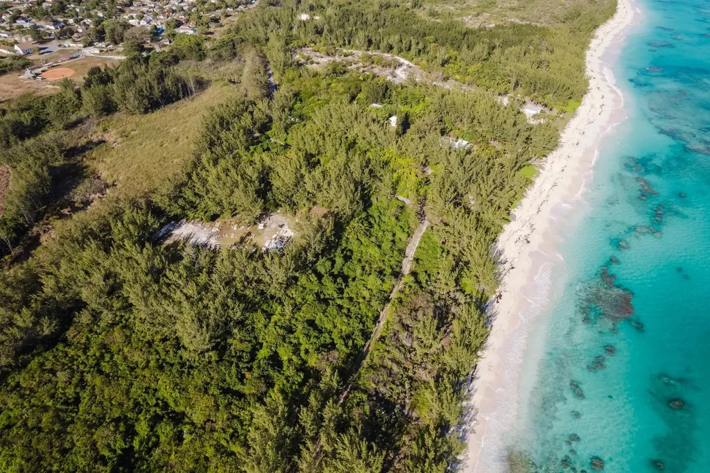 Poponi Beachfront Lot Eleuthera BS
